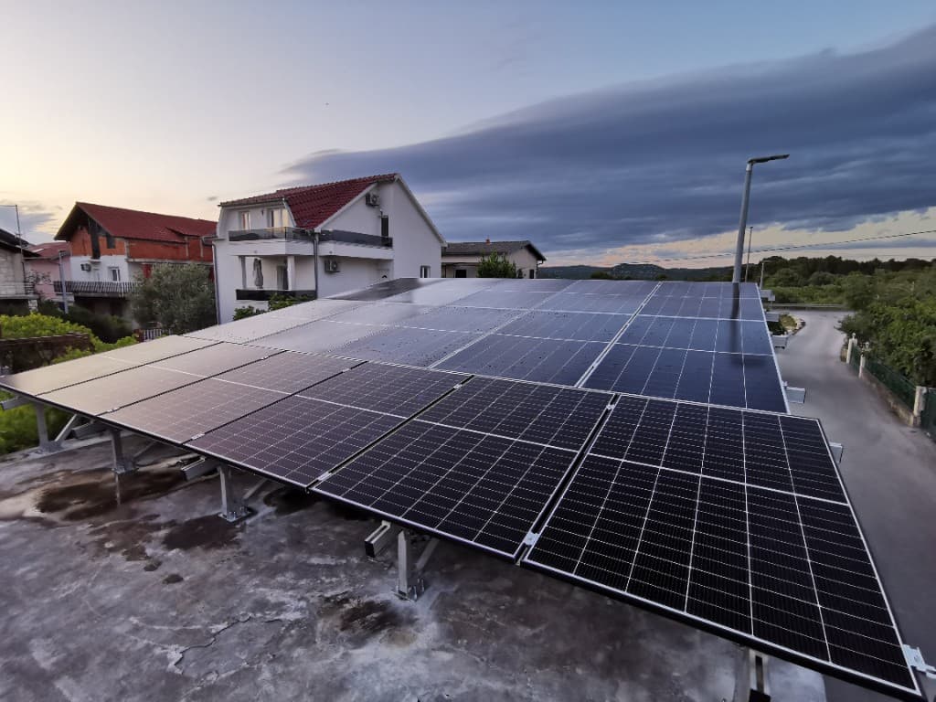 Veća elektrana na ravnom krovu